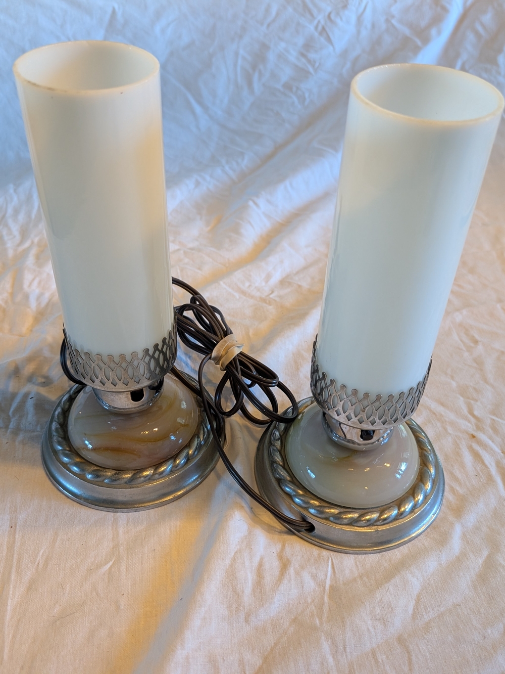 Vintage Floral Glass Table Lamp Pair with marble Base - Picture 8 of 10